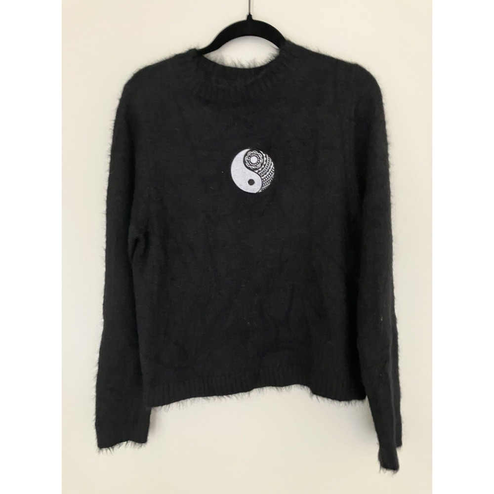 Earthbound Trading Co. Yin Yang Black Fuzzy Cropped Sweater Size XL